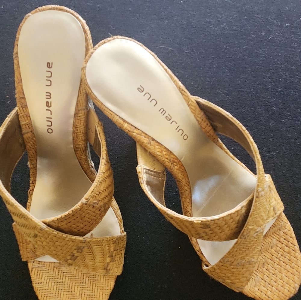 Never worn, cross strap textured cross strap platform sandals, size 6